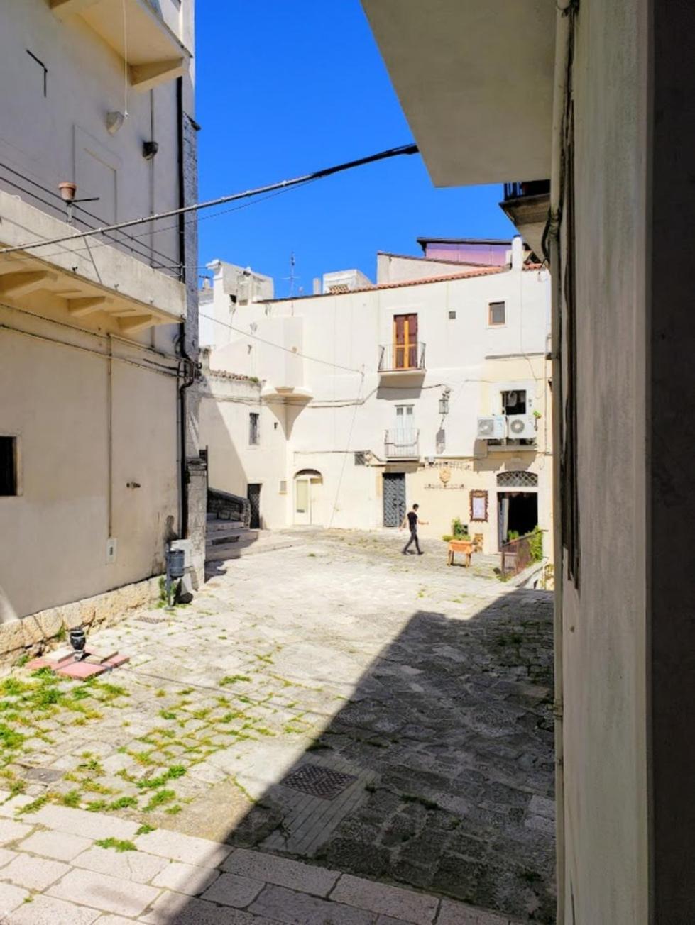 Suite Rotari - Affitti Brevi Italia Монте-Сант'Анджело Екстер'єр фото