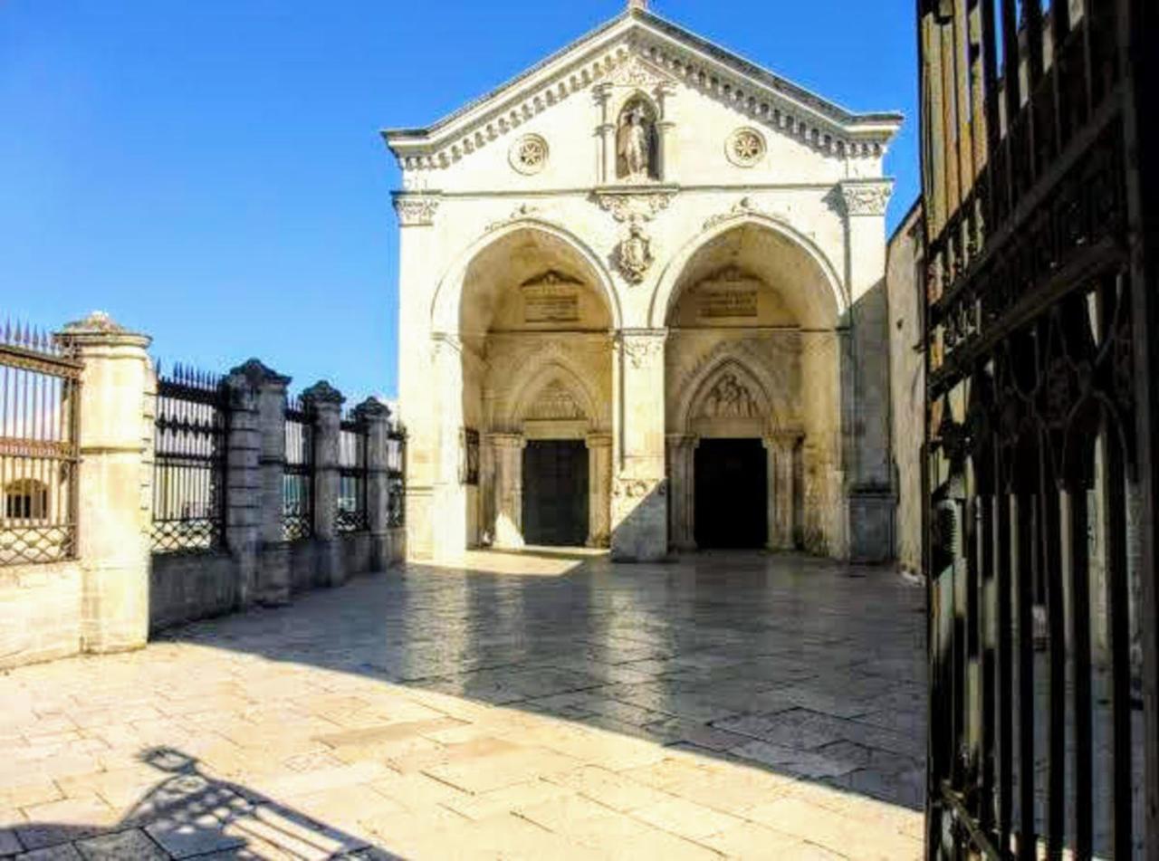 Suite Rotari - Affitti Brevi Italia Монте-Сант'Анджело Екстер'єр фото